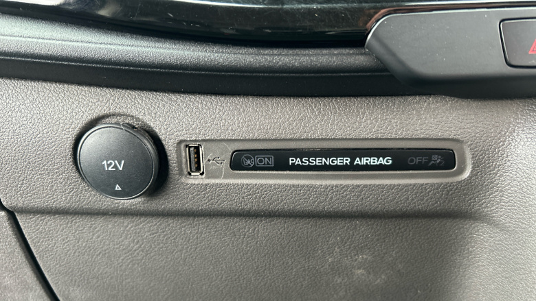 Ford Transit Custom 300 L2 Diesel Fwd 2.0 EcoBlue 130ps Low Roof Limited Van